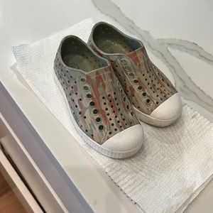 Native camo shoes c8 nearly perfect condition